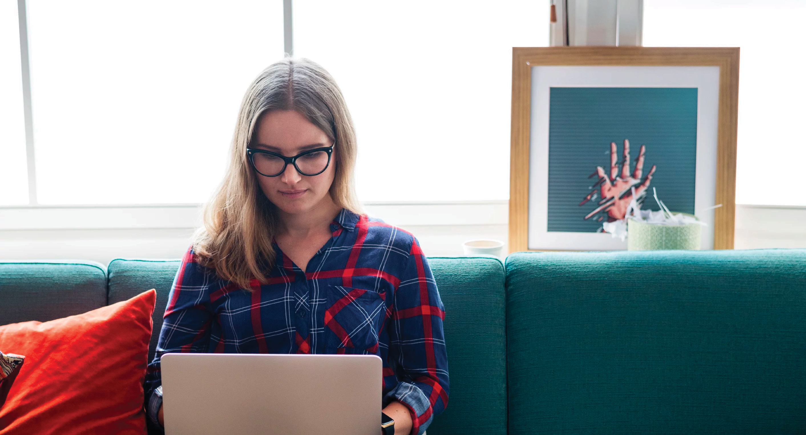 Remote on-demand worker on laptop